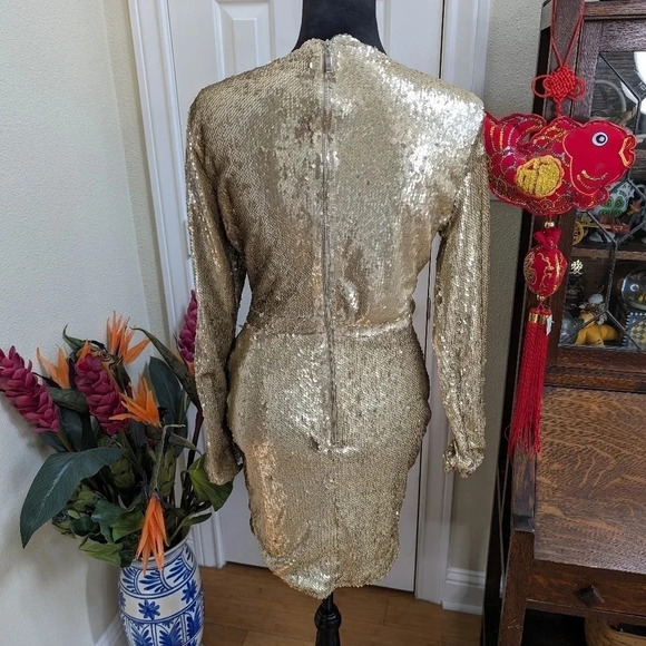 Moving Sale! 💘 PLT Gold Sequin Deep Plunge Detail Bodycon Dress - Picture 5 of 6